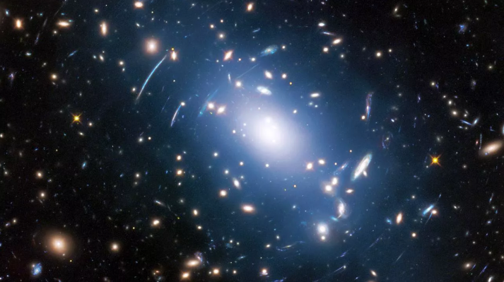 خوشه کهکشان به نام Abell S1063 از چند سال پیش توسط تلسکوپ فضایی هابل